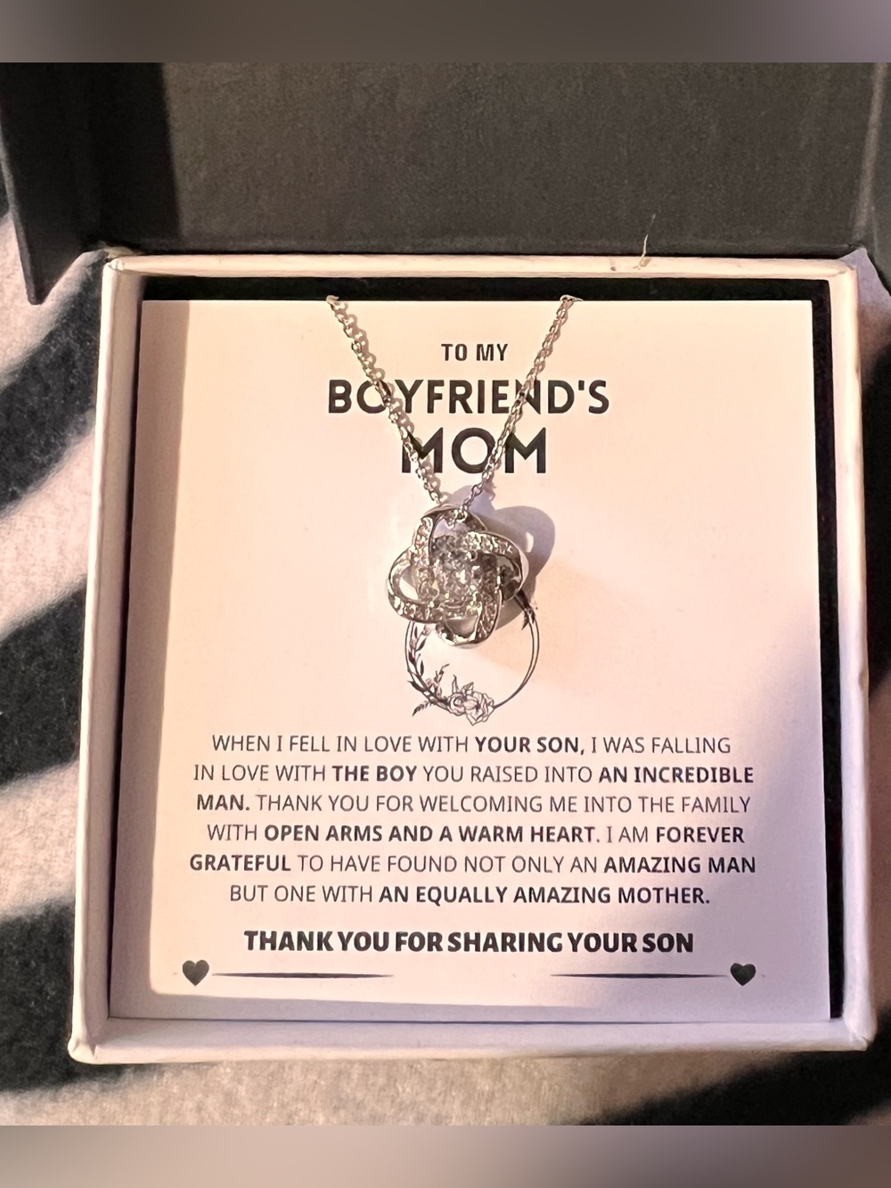 NWOT Heartfelt Silver Flower Pendant Necklace for Mother’s